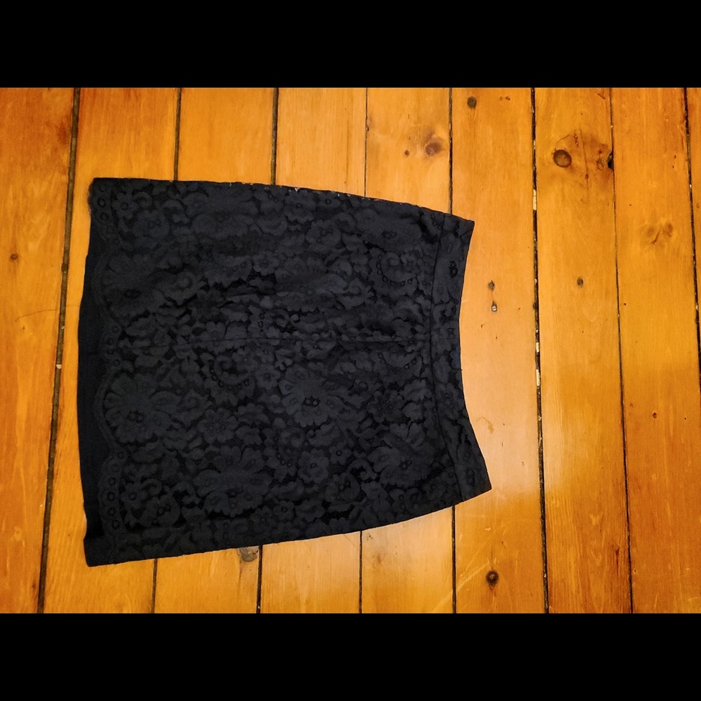 Massimmo Dutti mini navy blue lace skirt size 36
